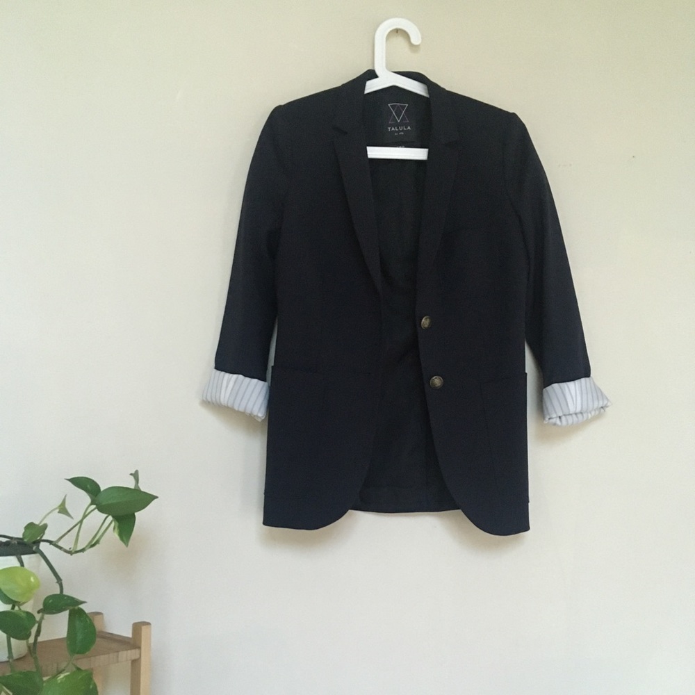 Aritzia Talula blazer size 2